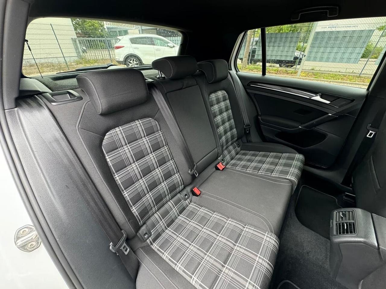 Volkswagen Golf 7 GTD 2.0 TDI 184cv S&S