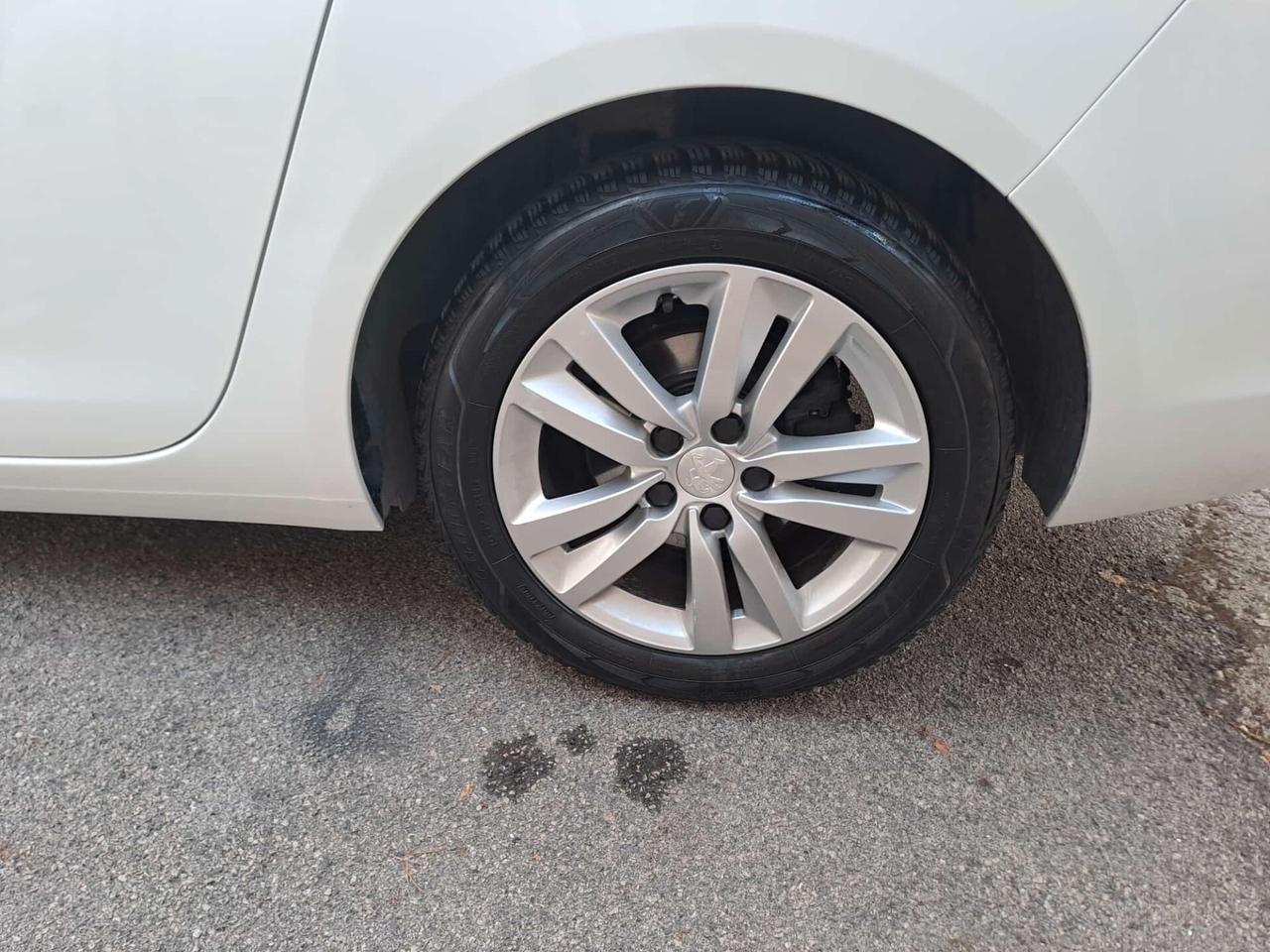 Peugeot 308 BlueHDi 130 garantita