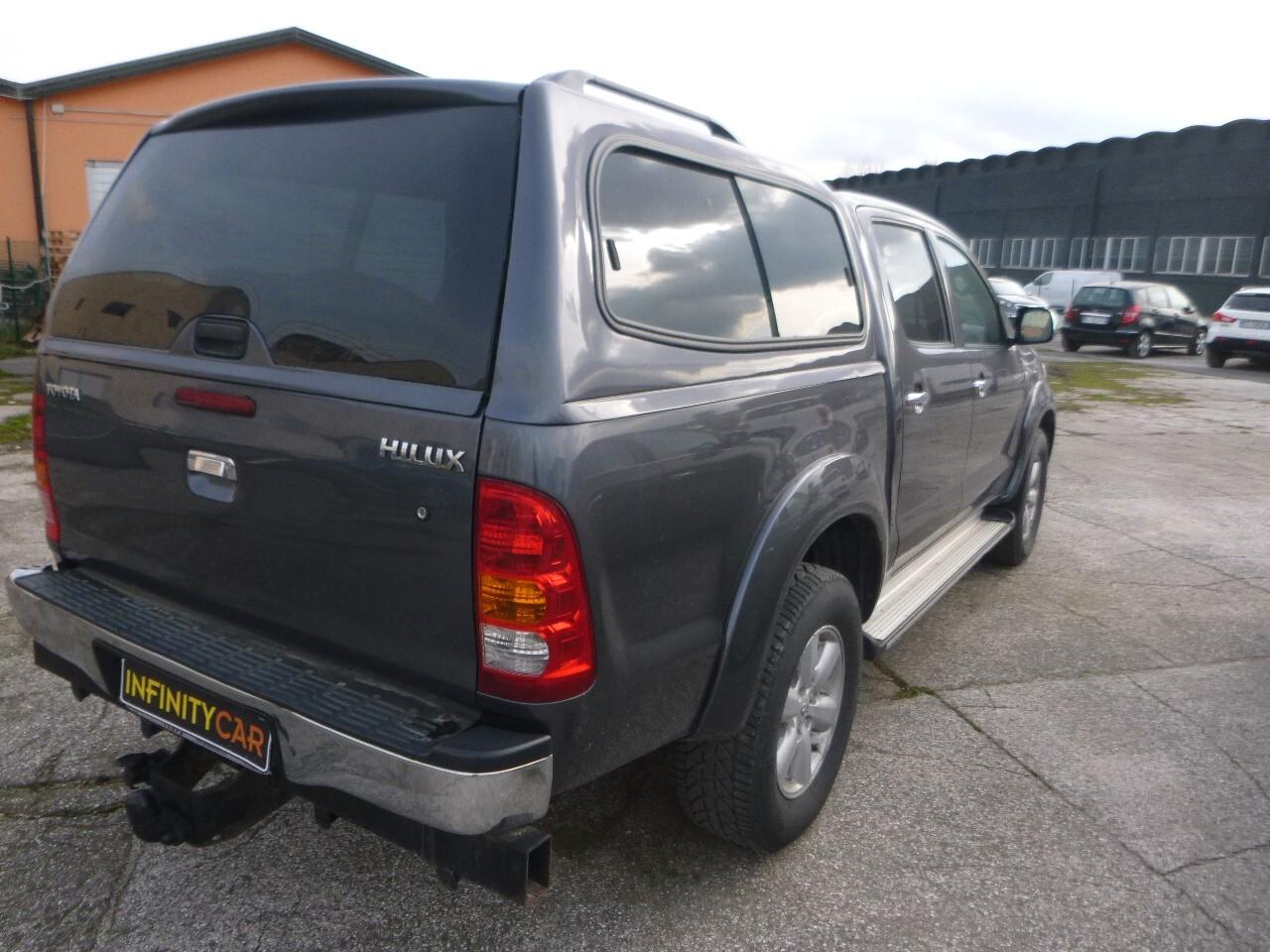 Toyota Hilux 3.0 D-4D aut.4WD 4p. Doub. Cab SR