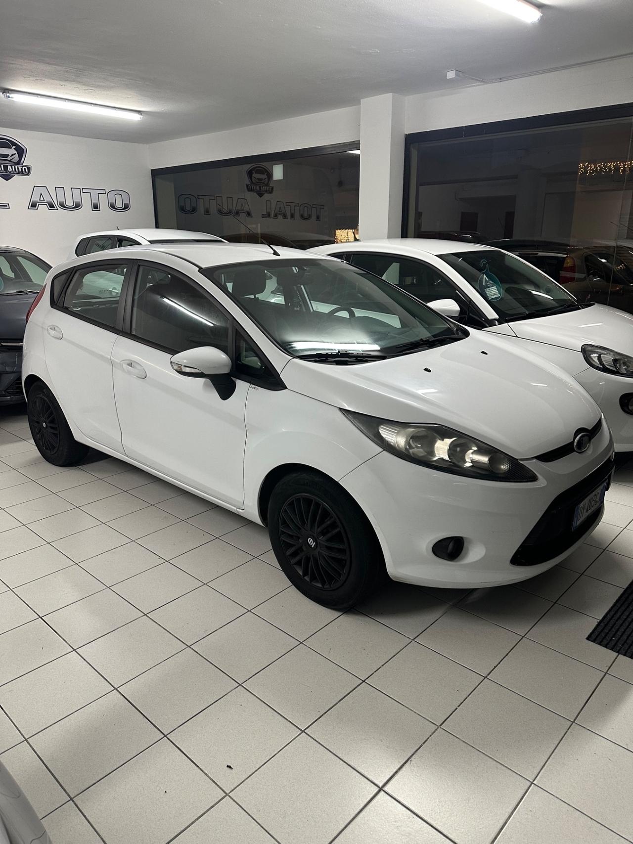 Ford Fiesta 1.4 5 porte Bz.- GPL Titanium