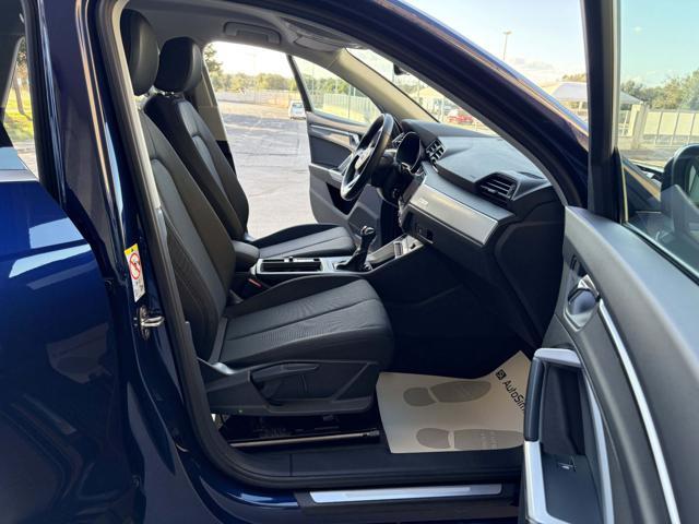AUDI Q3 35 2.0 TDI S tronic Business Advanced COCKPIT