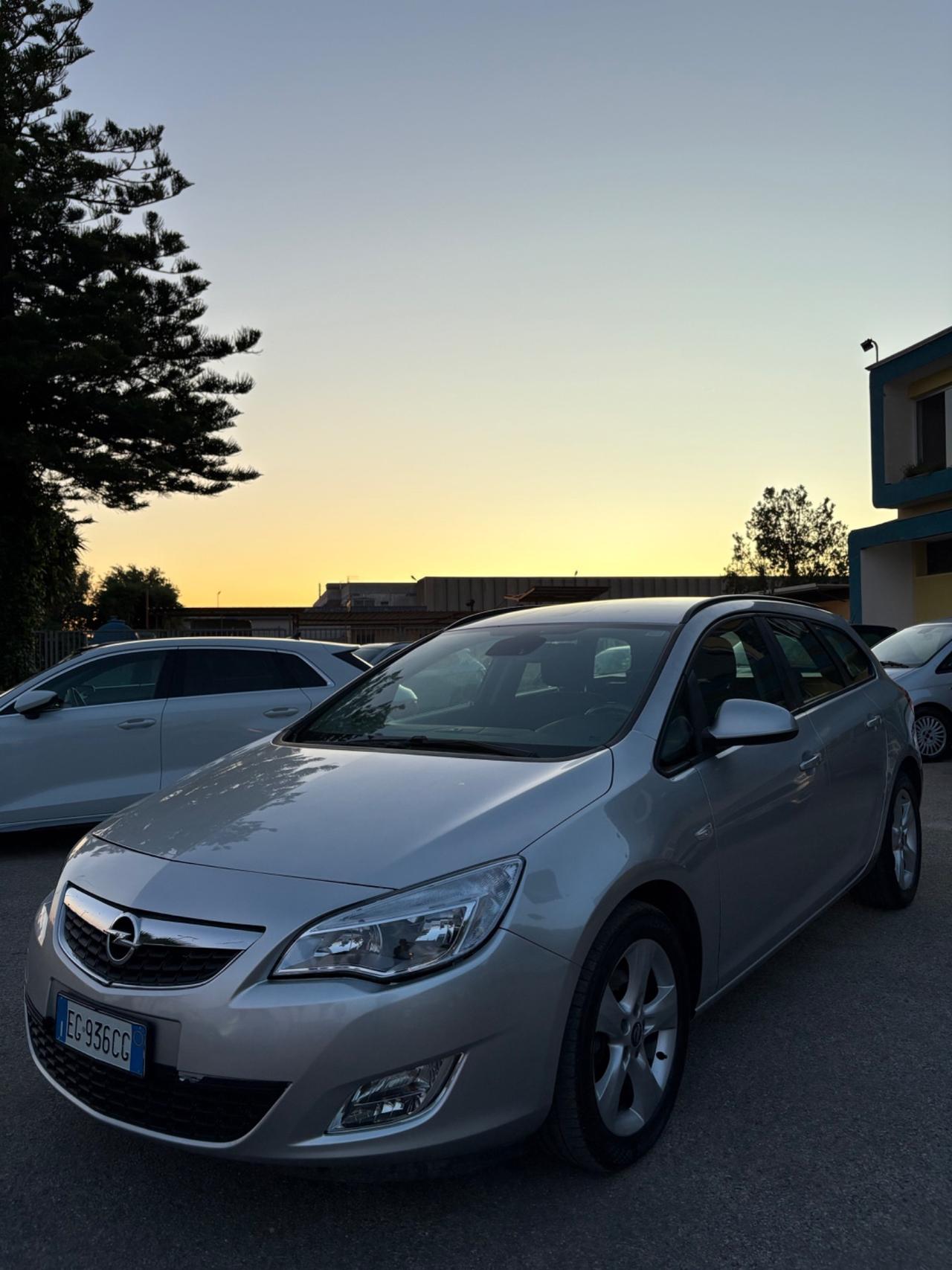 Opel Astra 1.7 CDTI 110CV Sports Tourer Cosmo