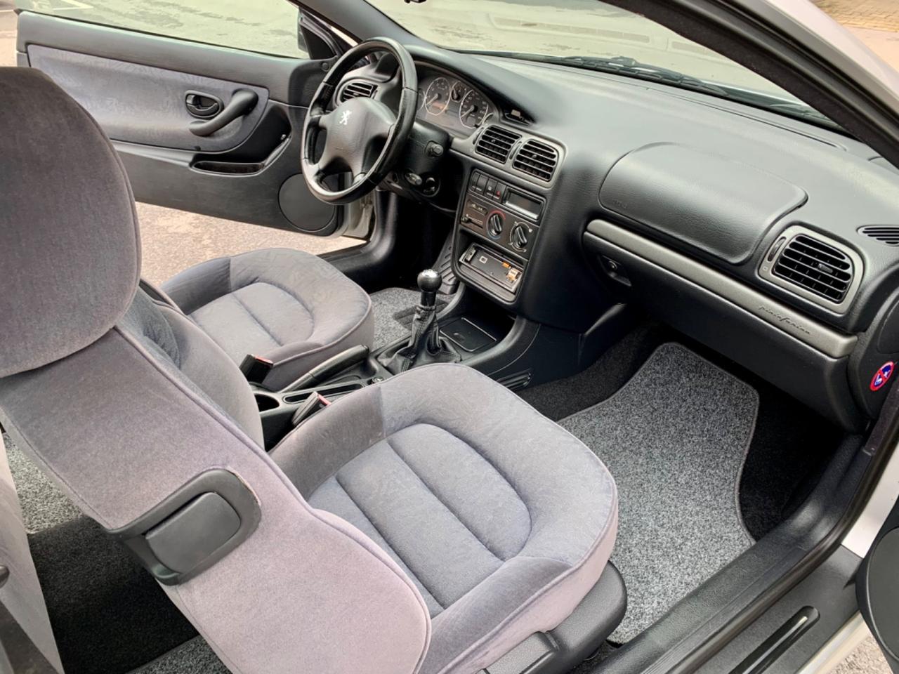 Peugeot 406 2.0i 16V Coupé