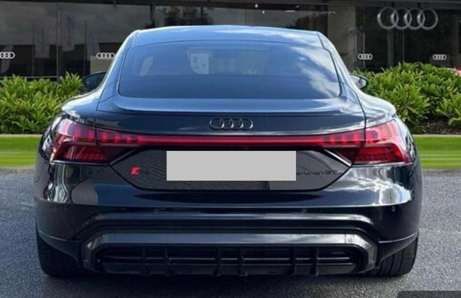 Audi RS E-tron GT-600 CV-sedili massagg. e climatizz.