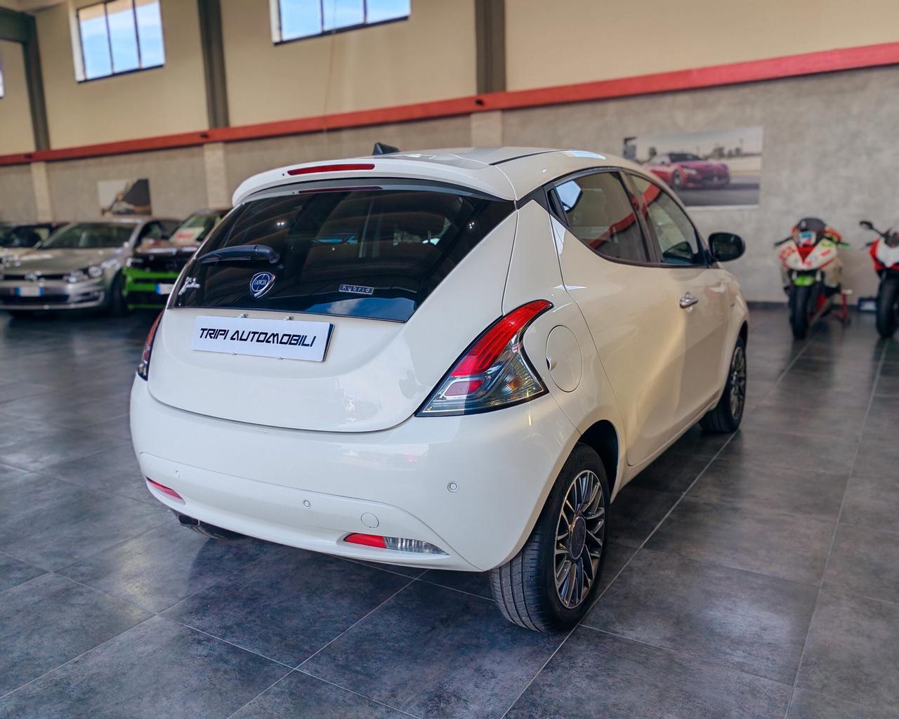 Lancia Ypsilon 1.0 FireFly Hybrid Gold PREZZO REALE