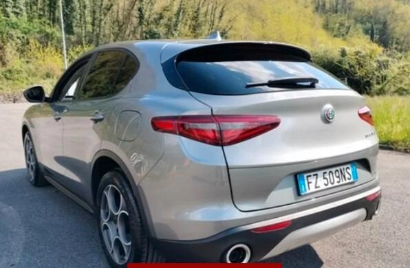 Alfa Romeo Stelvio 2.2 Turbodiesel 160 CV AT8 RWD