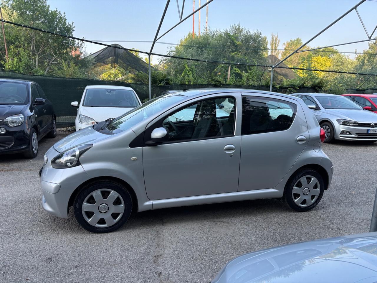 Toyota Aygo 1.4 DIESEL 5 porte Sol OK NEOPATENTATI