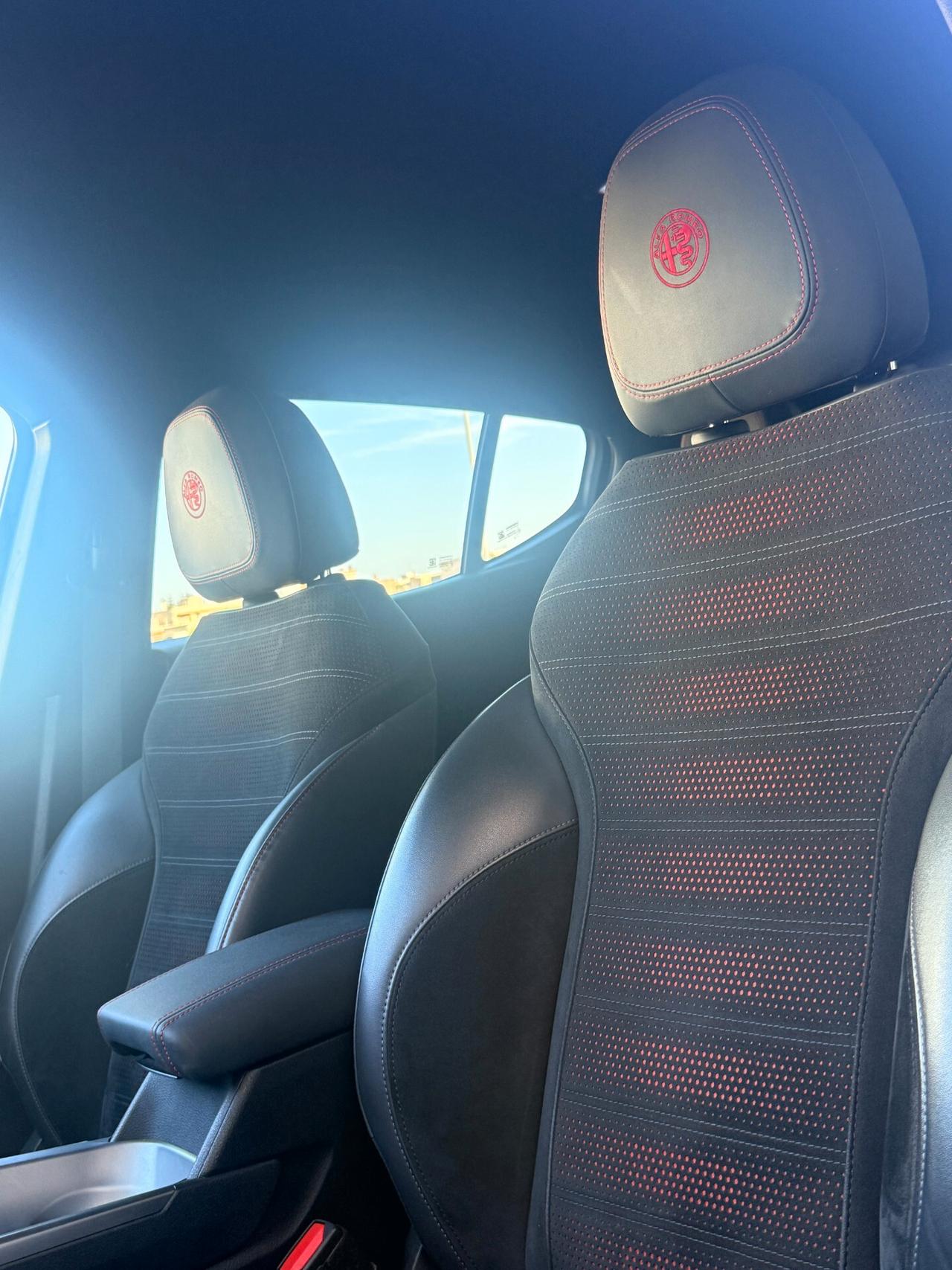 Alfa Romeo Tonale 1.5 hybrid Speciale 130cv TELECAMERA,APPLE CARPLAY,ANDROID AUTO,NAVI,FULL LED,ALCANTARA/PELLE,CERCHI