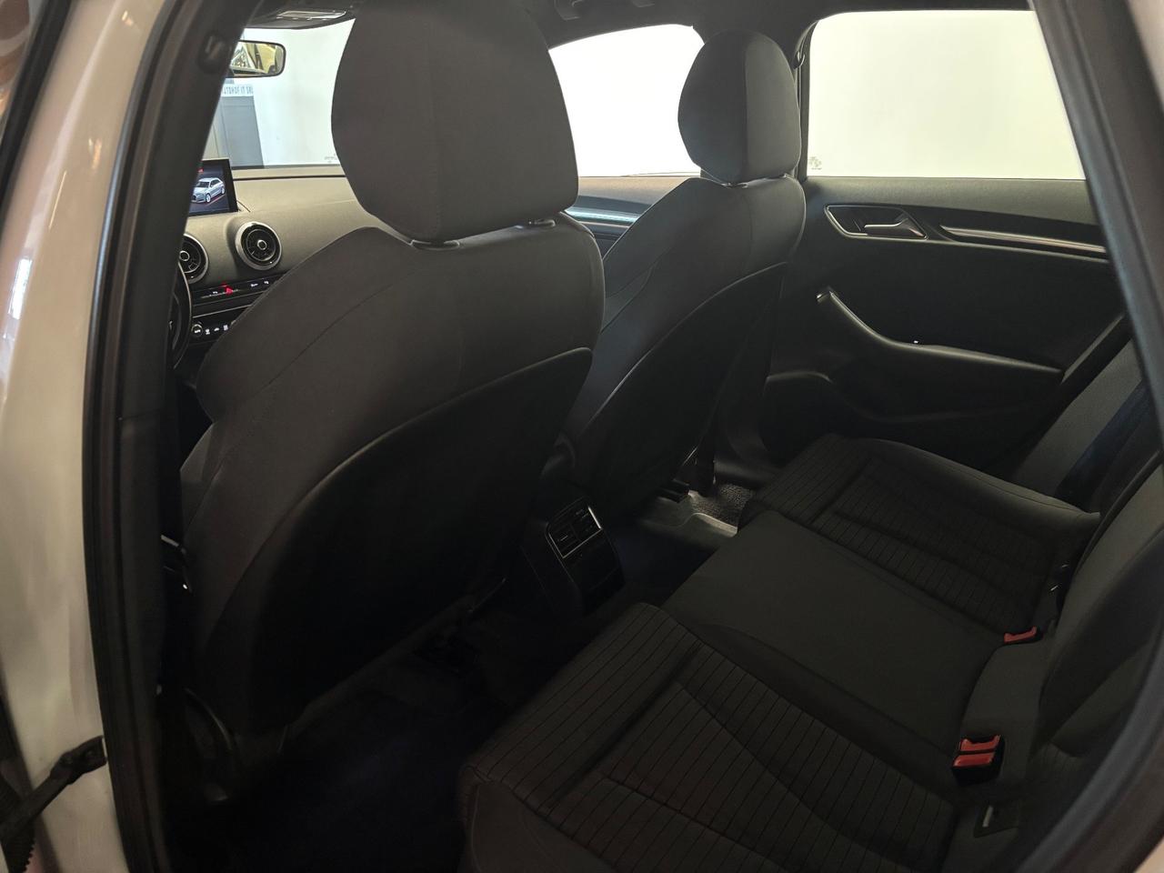 Audi A3 SPB 1.6 TDI | S-TRONIC Sport |