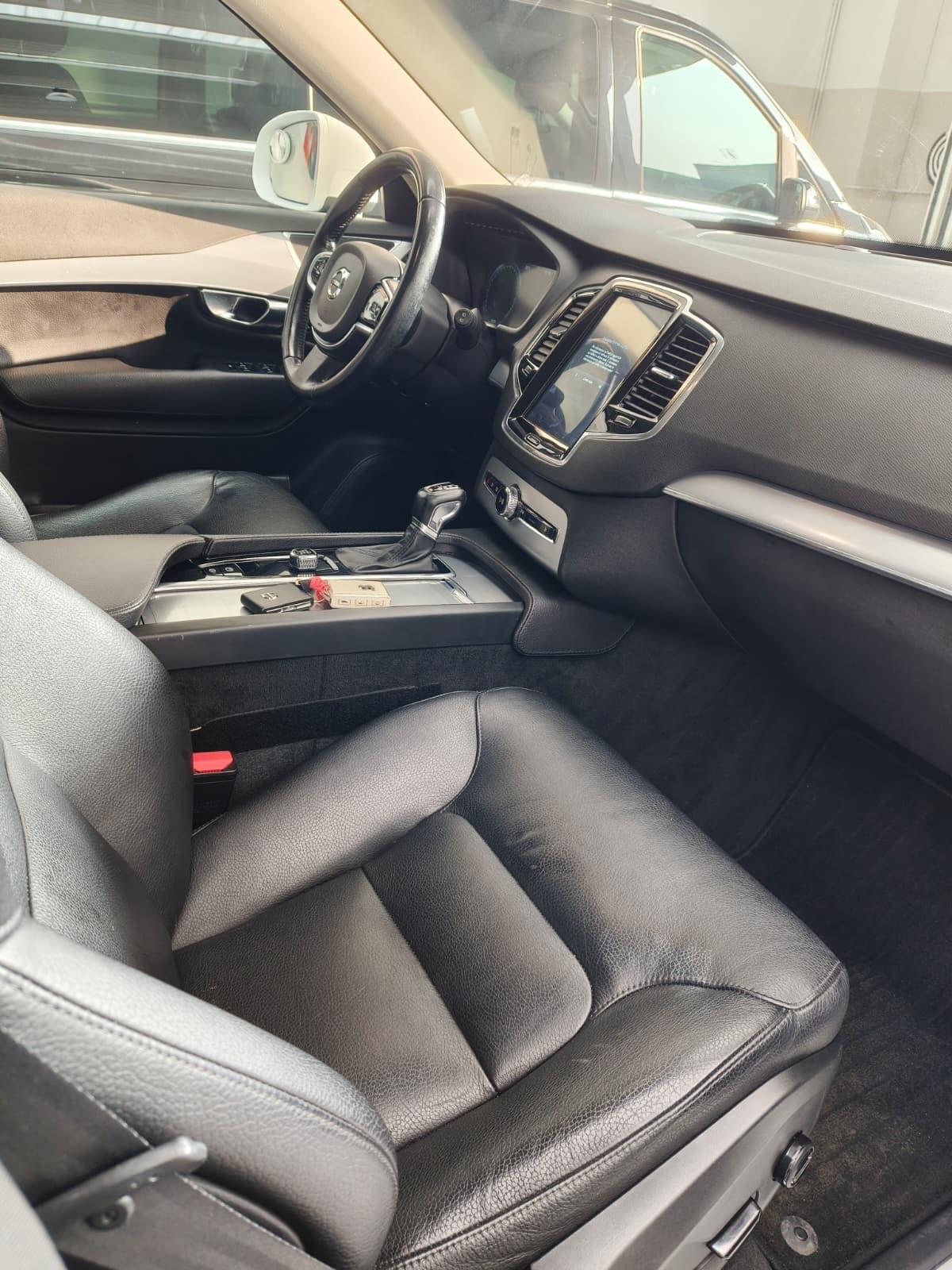 Volvo XC90 D5 AWD Geartronic 7 posti Momentum