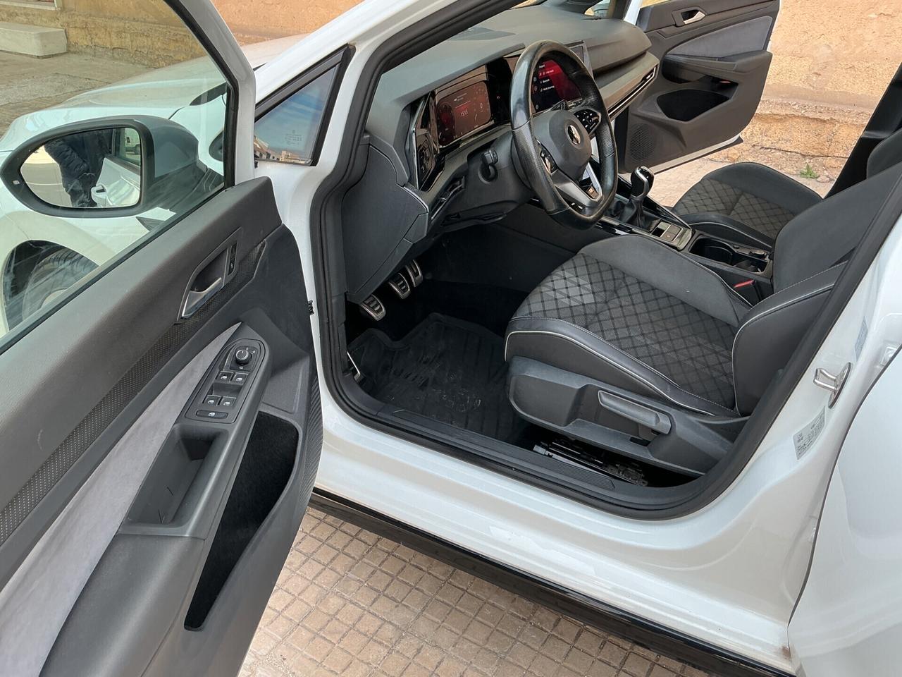 Volkswagen Golf 1.5 TSI 150 CV EVO ACT R-Line