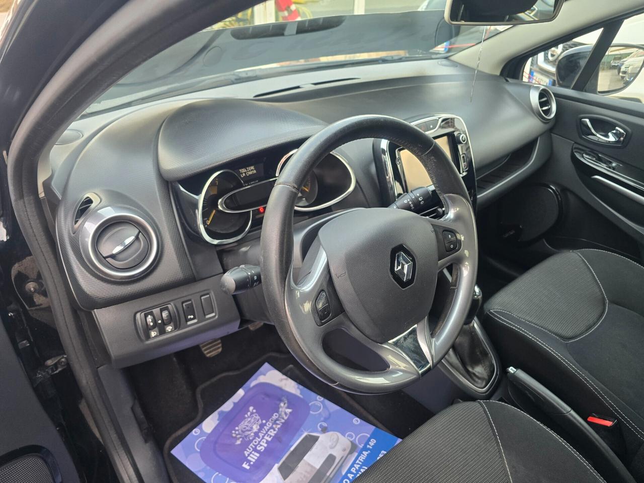 Renault Clio 1.2 75CV 5 porte Costume National