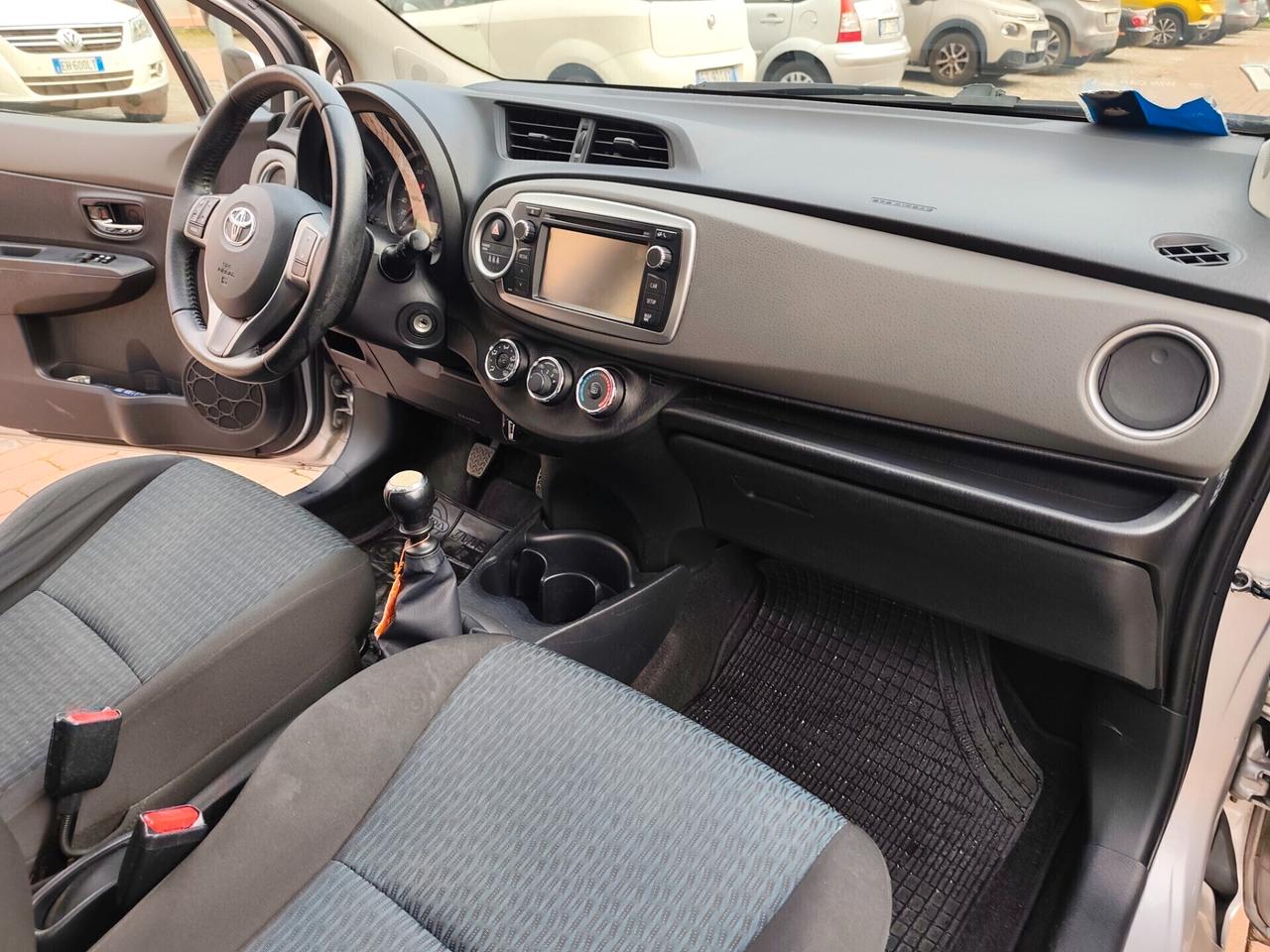 Toyota Yaris 1.4 D 5 porte 1 proprietario neopatentati