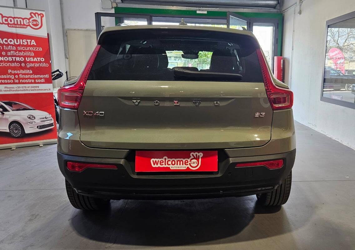 Volvo XC40 2.0 b3 Ultra Dark auto