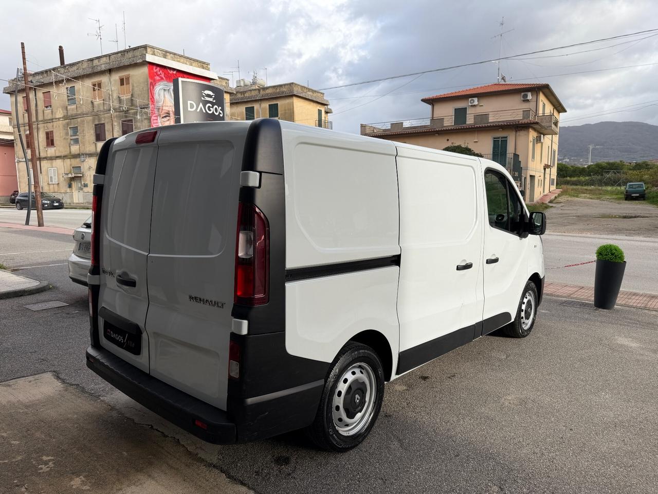 Renault TRAFIC 1.6 120 cv 3 POSTI