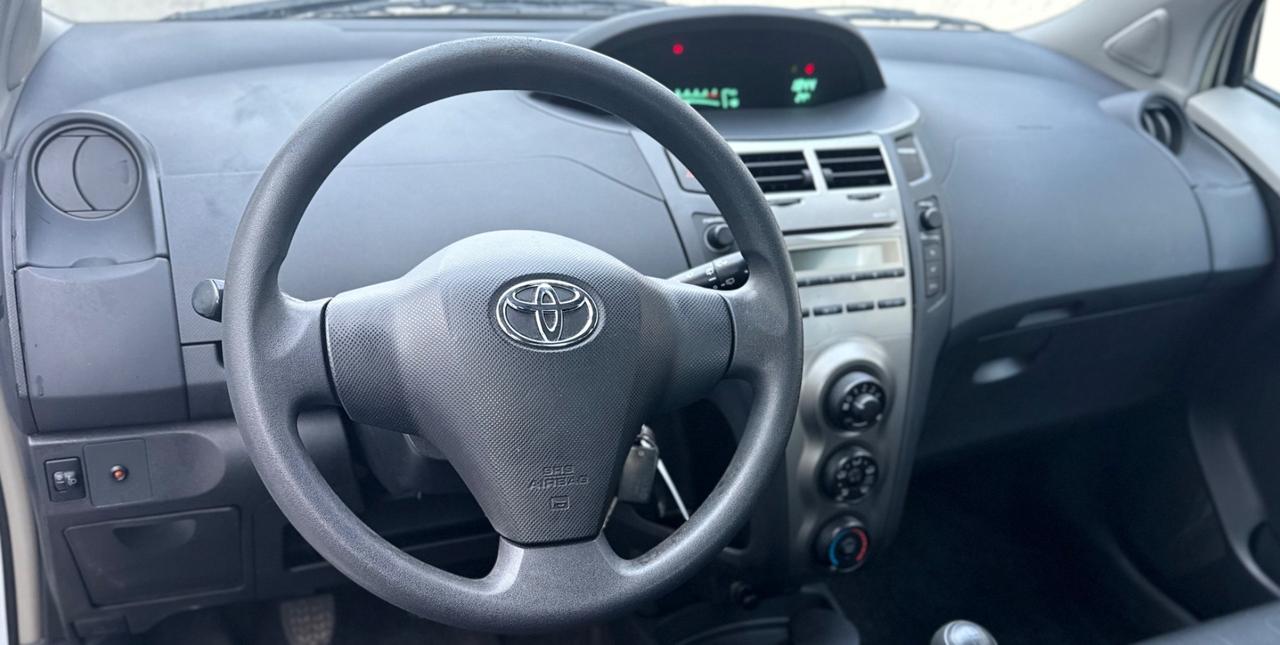 Toyota Yaris 1.0 Benzina 70 Cv