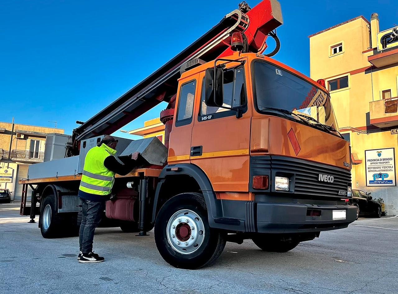 PIATTAFORMA AEREA IVECO 145-17 CESTELLO H. 20MT – SCALIFICIO RIMINESE