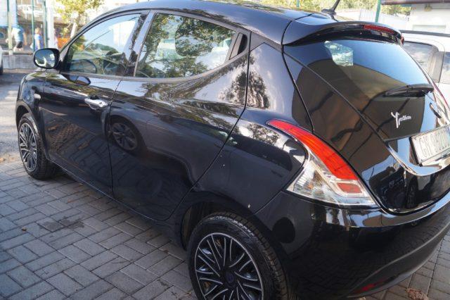 LANCIA Ypsilon 1.0 FireFly 5 porte S&S Hybrid Silver