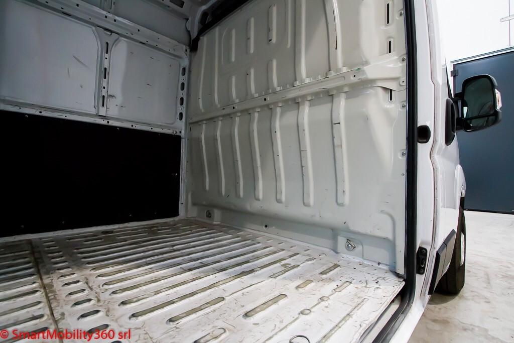 Peugeot Boxer 335 L3H2 2.2 BlueHDi 140cv S&S