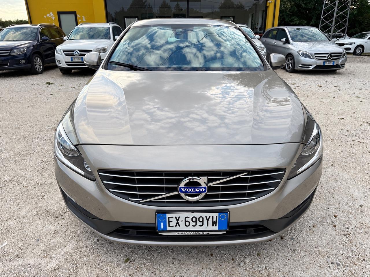 Volvo S60 D4 R-design UNICO TOP