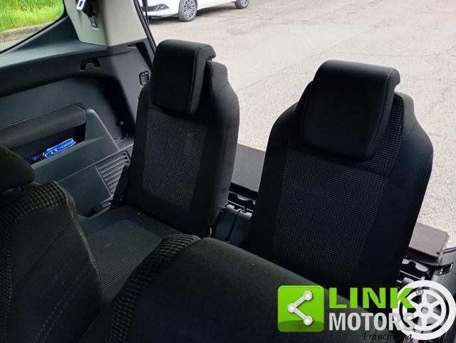 PEUGEOT 5008 1.6 HDi 110CV Tecno