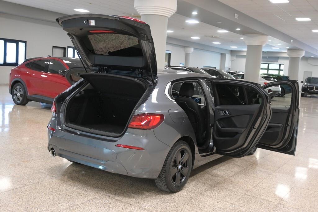 Bmw 118 118i 5p. Business Advantage