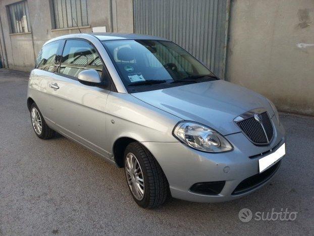 Lancia Ypsilon 1.2 69CV Oro