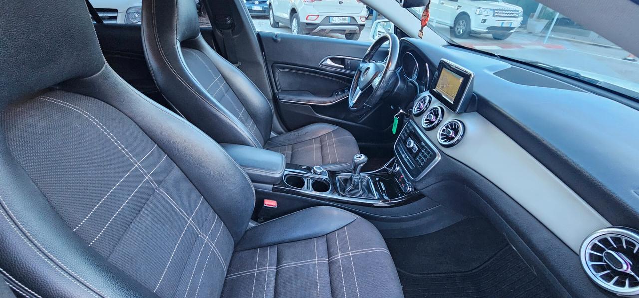 Mercedes-benz CLA 180 d Premium