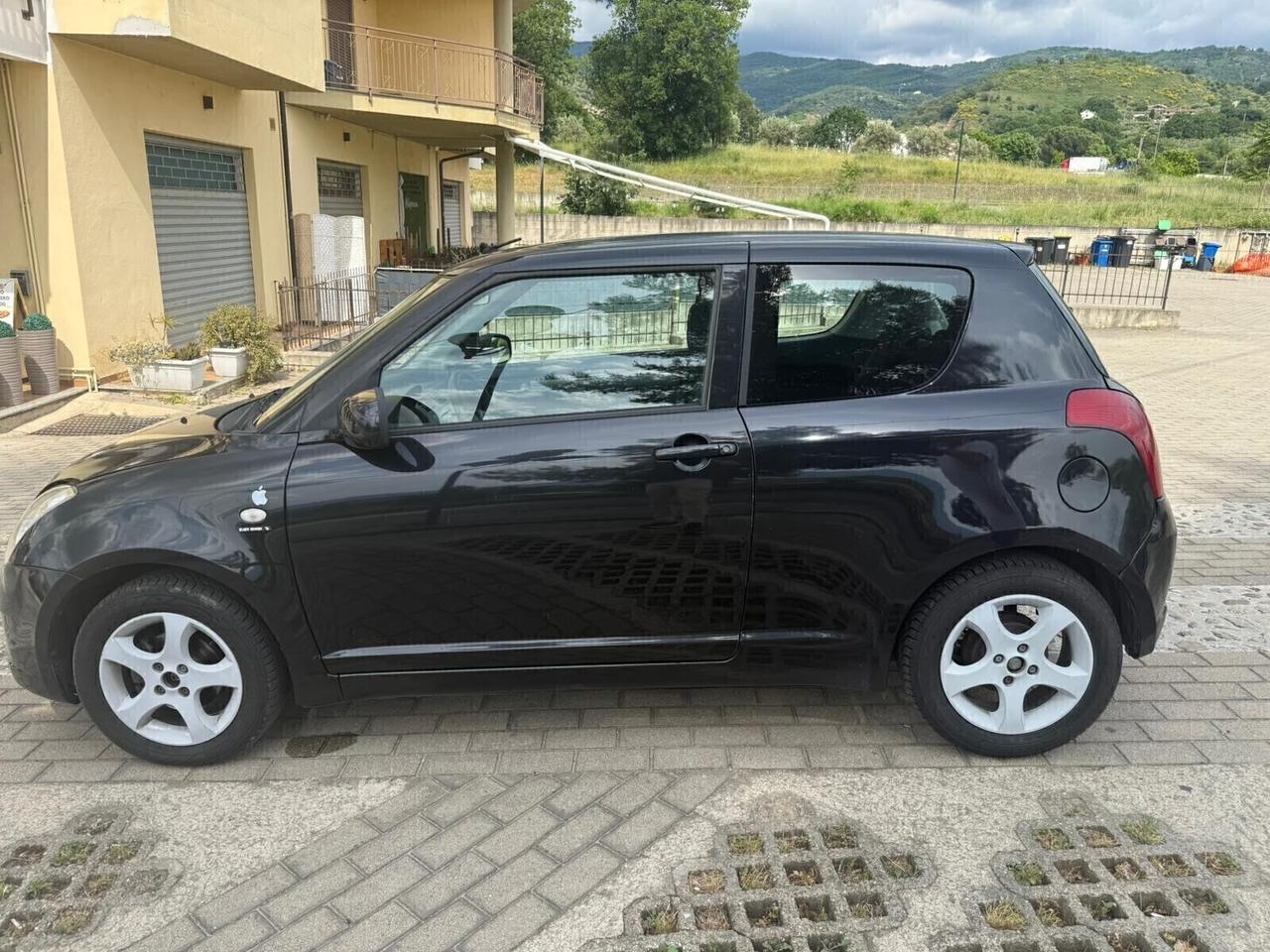 Suzuki Swift 1.3 DDiS 3p. GL