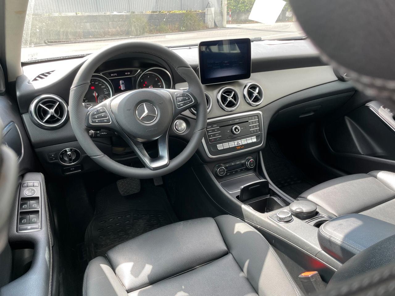 Mercedes-benz GLA 200 d Automatic Premium