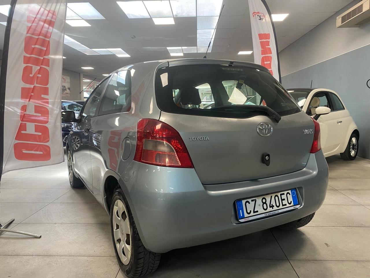 Toyota Yaris 1.0 3 porte