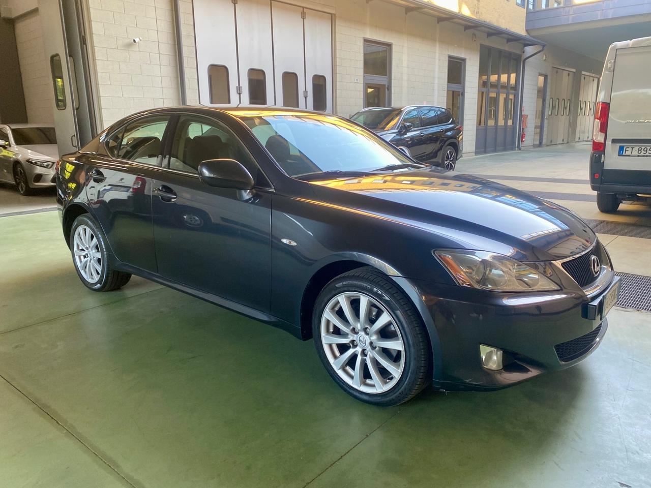 Lexus IS 220d IS 220d MC Luxury