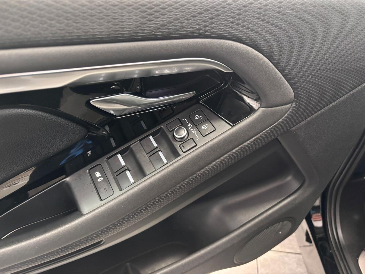 LAND ROVER RANGE ROVER EVOQUE R-DYNAMIC D180 S