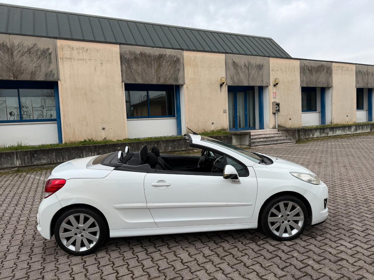 Peugeot 207cc 1.6 HDi Cabrio OK Neopatentati