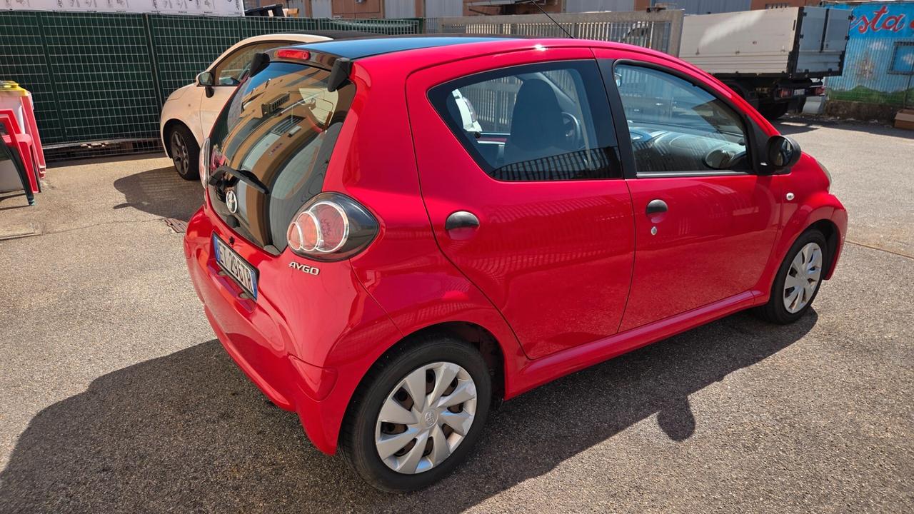 Toyota Aygo 1.0 12V VVT-i 5 porte Lounge Connect