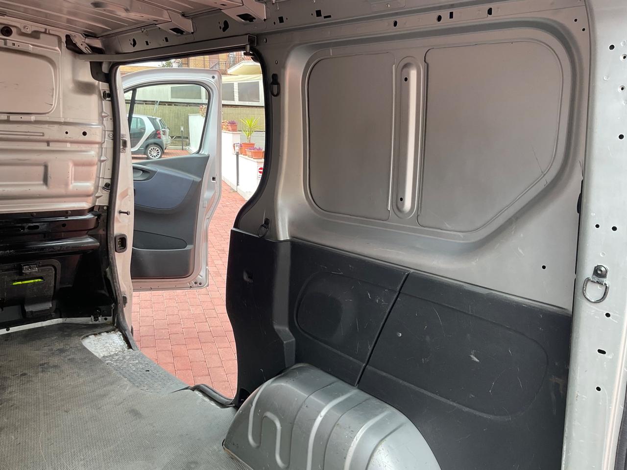 Opel Vivaro 1.6 cdti biturbo 120cv