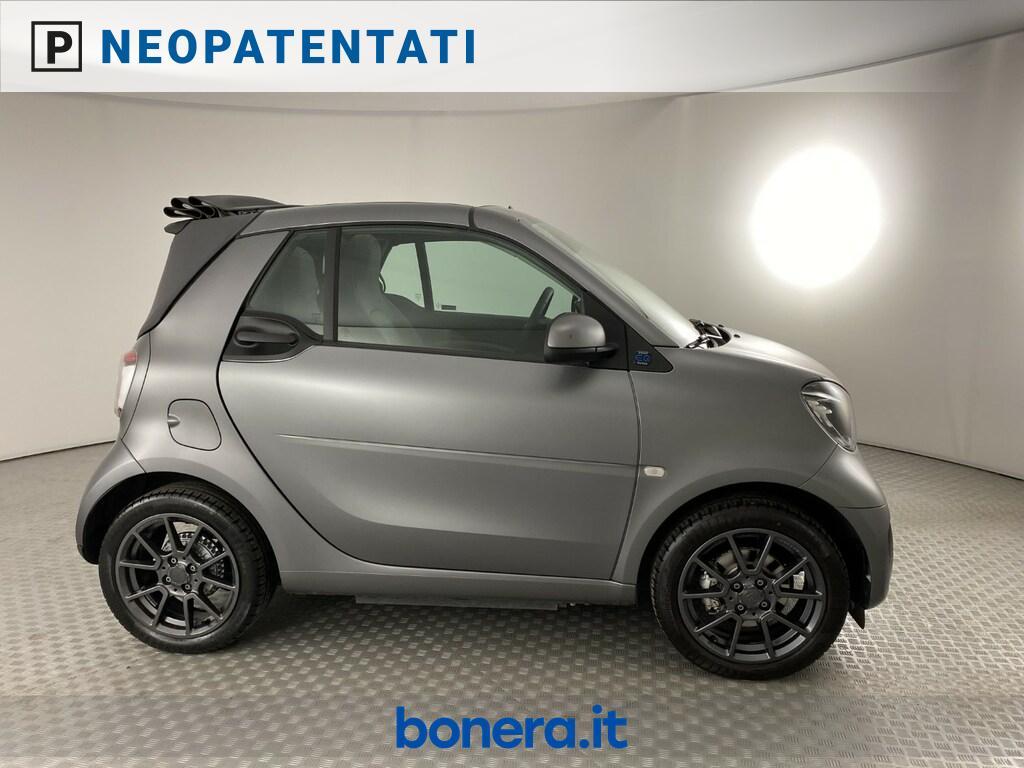 Smart fortwo cabrio 4,6kW EQ suitegrey-grey
