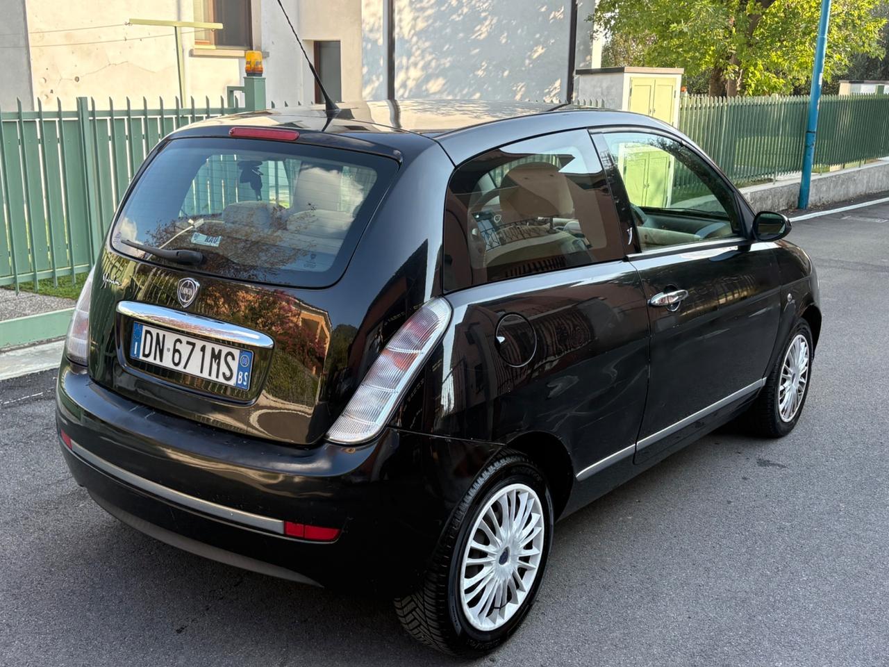 Lancia Ypsilon 1.2 Modamilano NEOPATENTATI