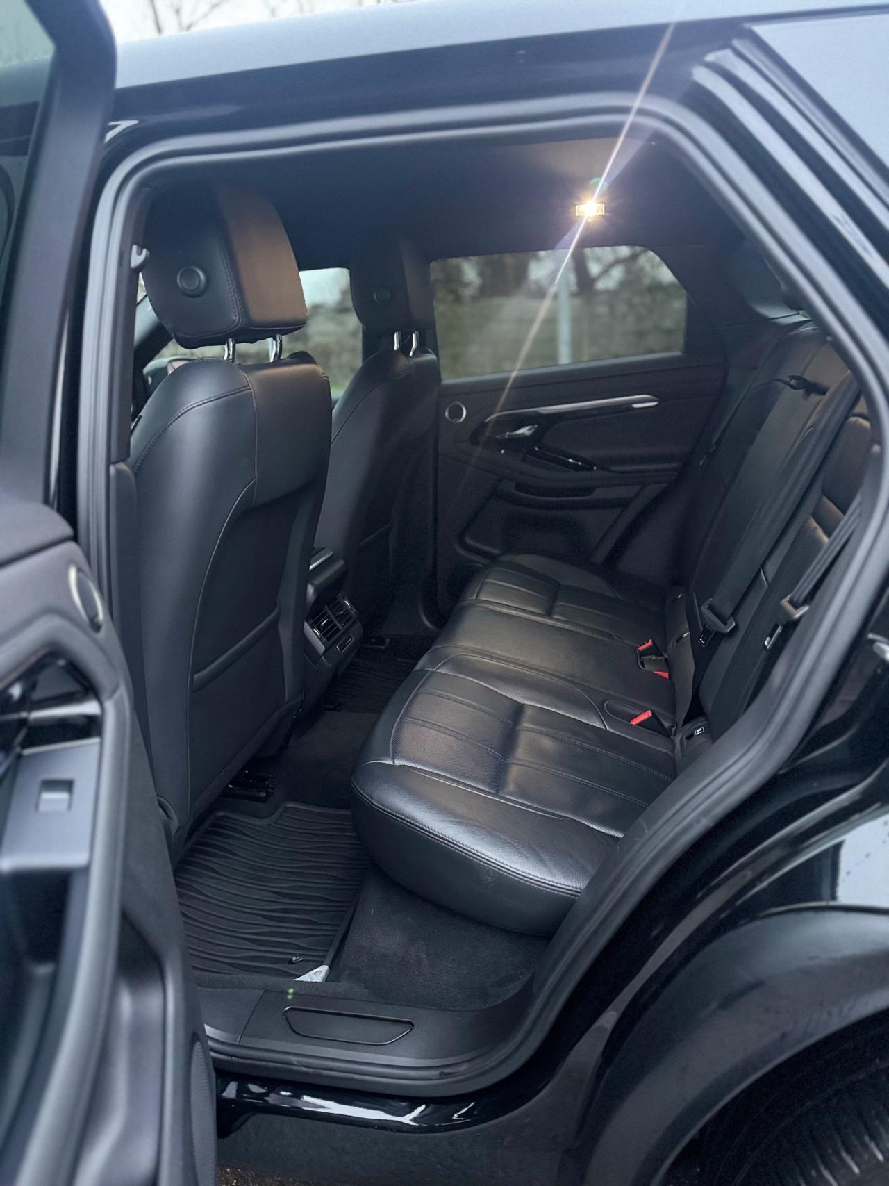 RANGE ROVER EVOQUE AUTOCARRO N1 5 POSTI TOTAL BLACK 2022