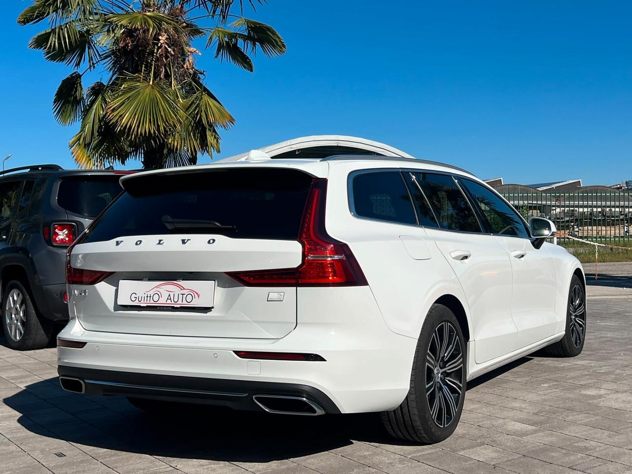 Volvo V60 T6 Recharge AWD Plug-in Hybrid Inscription