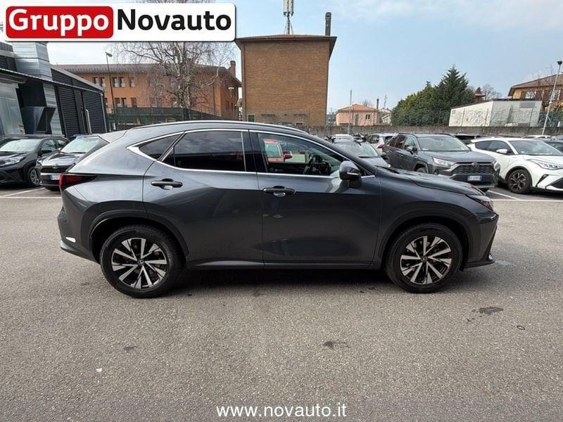 Lexus NX Hybrid Premium 4WD MY22