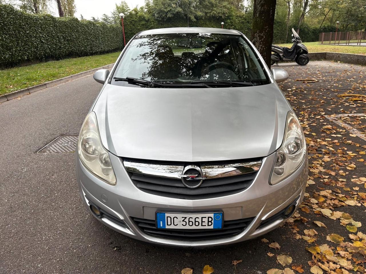 Opel Corsa 1.2 5 porte Cosmo benzina