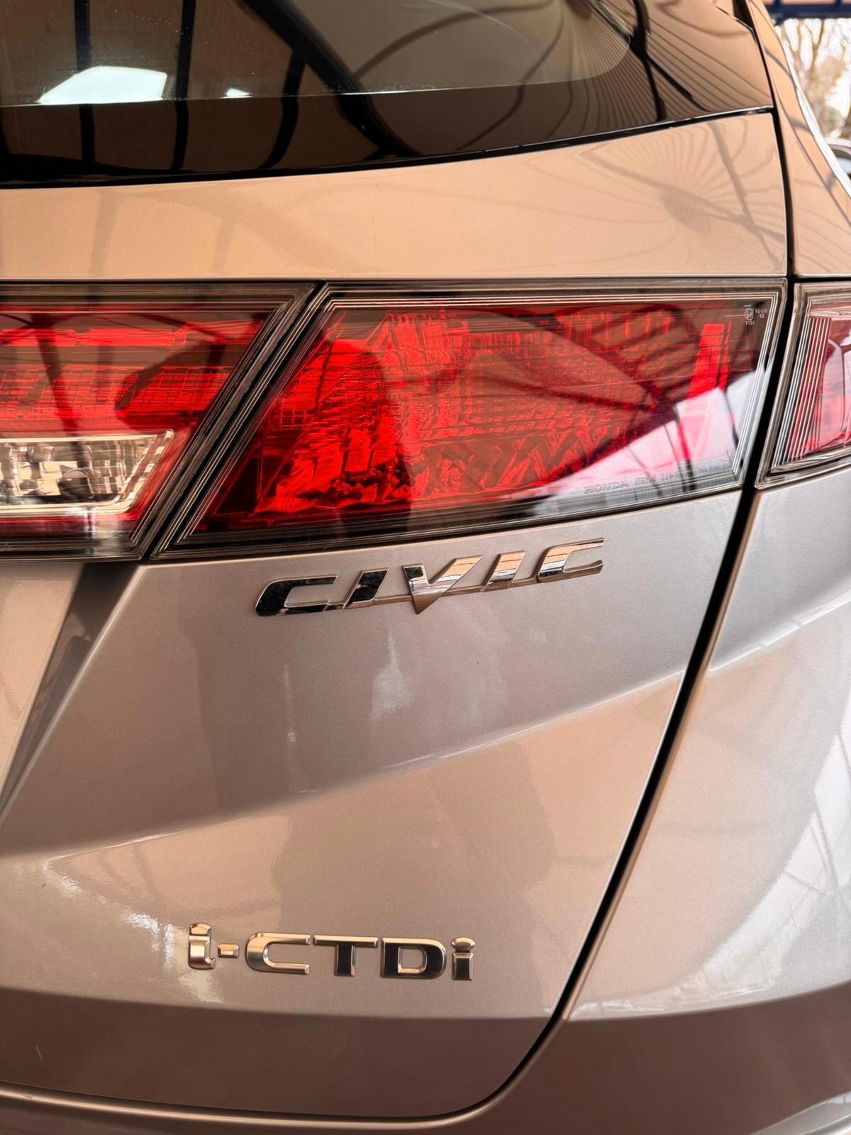 Honda Civic 2.2 i-CTDi 5p. Executive