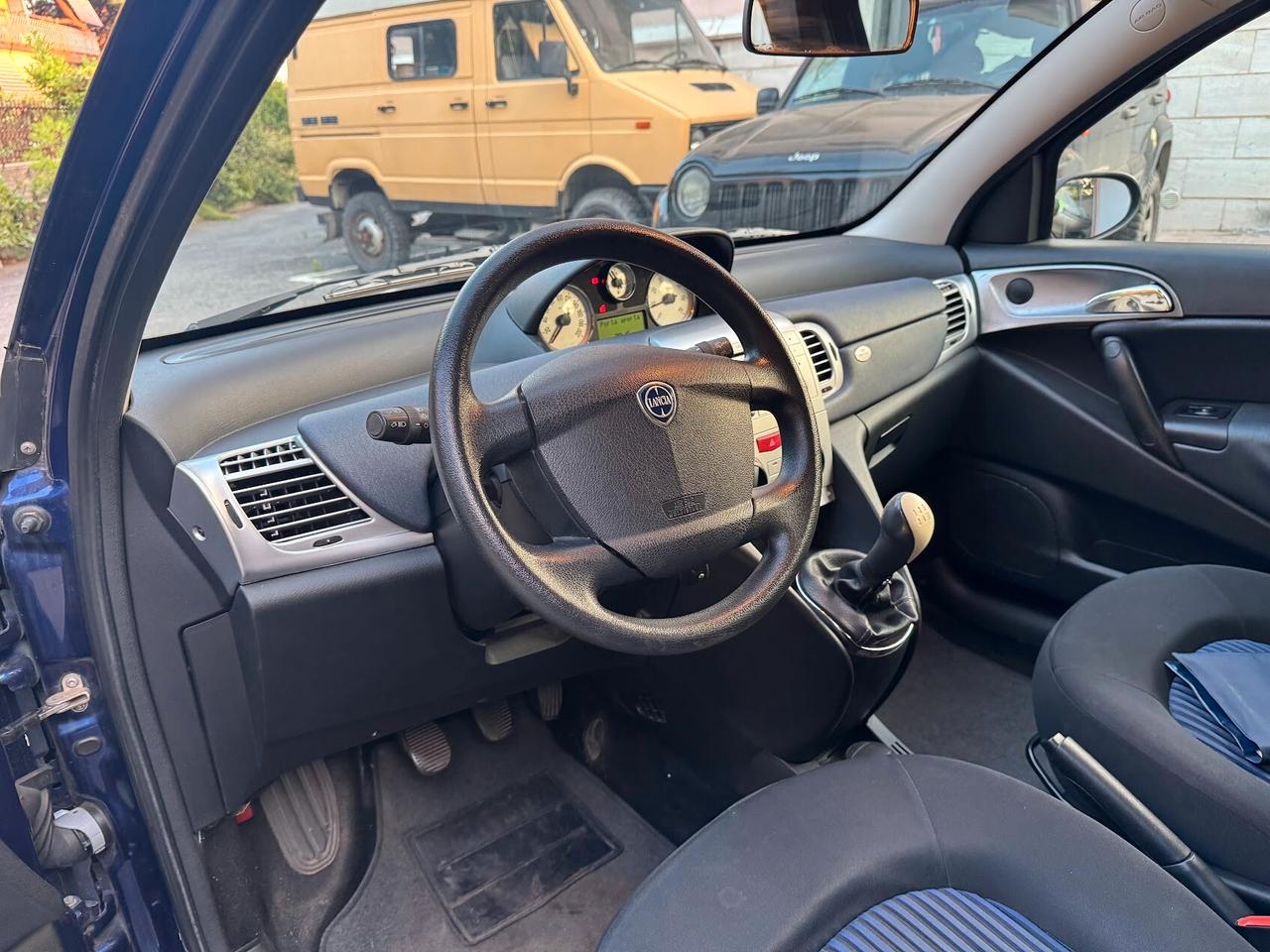 Lancia Ypsilon 1.3 MJT 90 CV Platino
