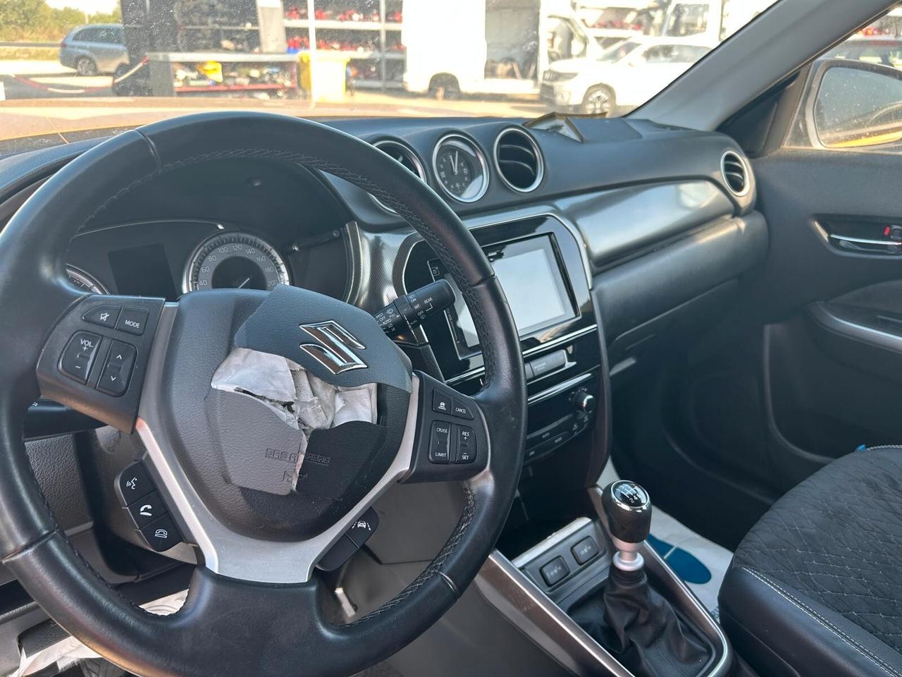 Suzuki Vitara 1.4 Hybrid Top