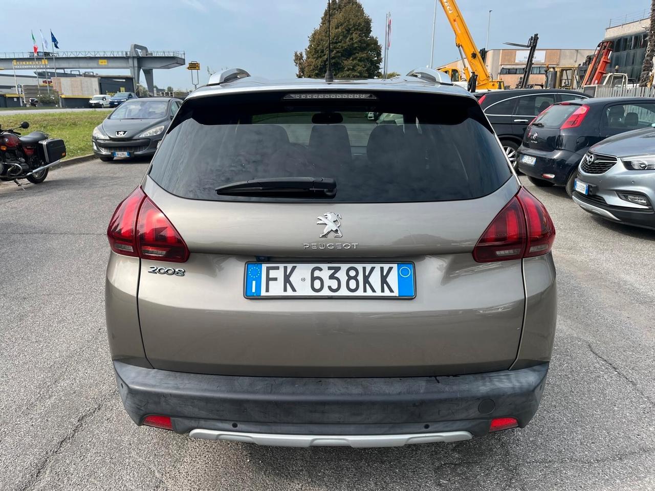 Peugeot 2008 BlueHDi 120 S&S Allure