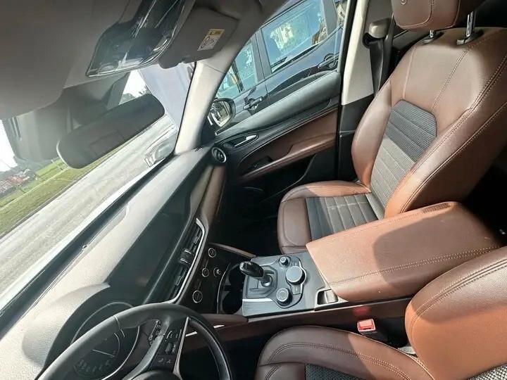 Alfa Romeo Stelvio 2.2 Turbodiesel 210 CV AT8 Q4 Executive 180cv