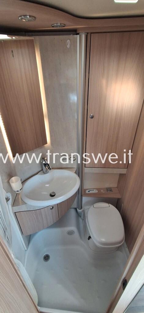 Bürstner Travel Van 590 letto matrimoniale posteriore