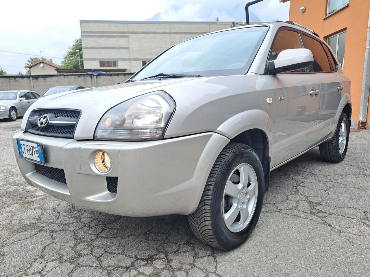 HYUNDAI TUCSON 2.0 BENZINA 4X4 ** DA VETRINA **