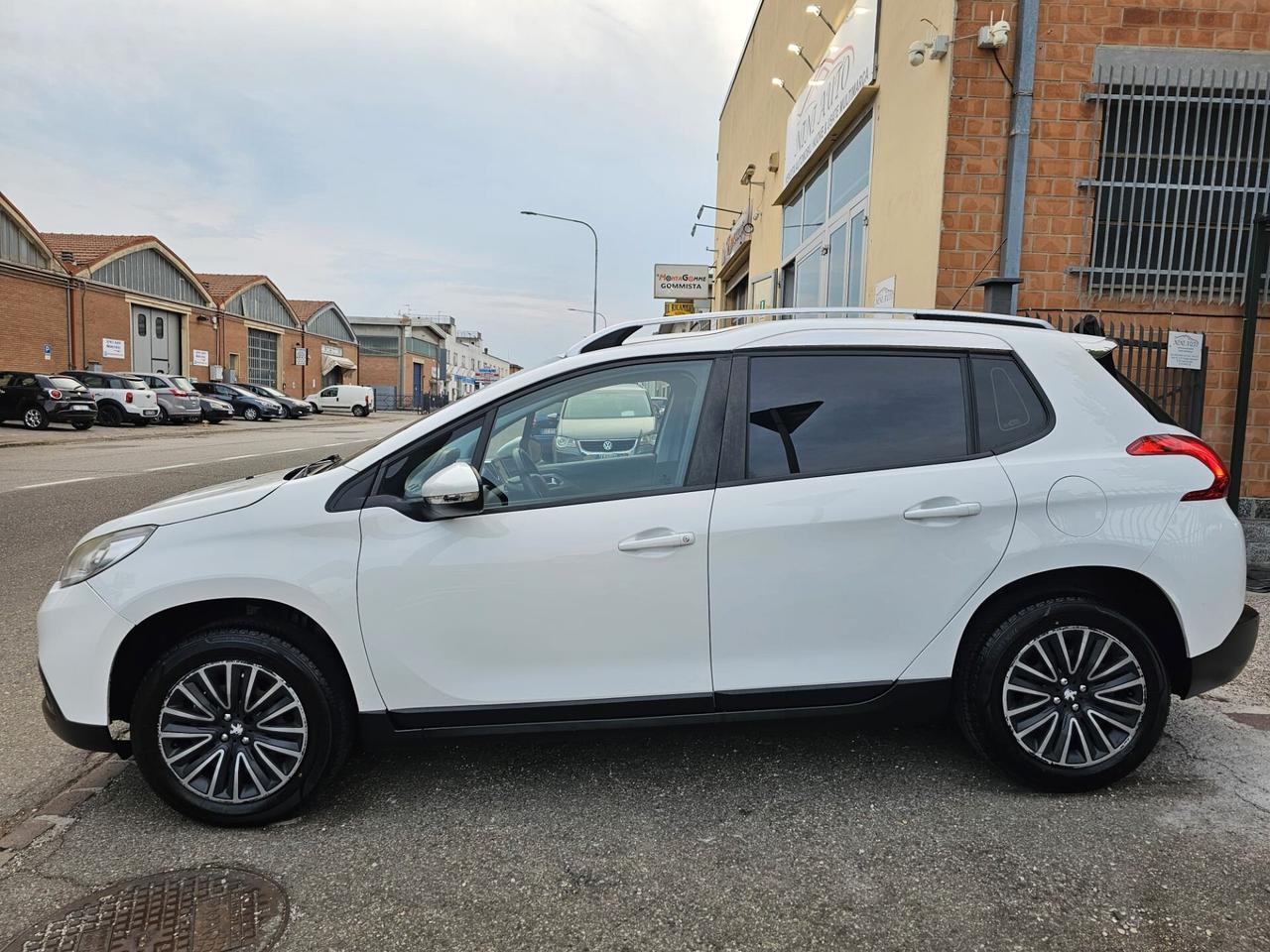 Peugeot 2008 1.4 HDi 68cv Access*Navi*Xeno*Euro5*Neopatentati